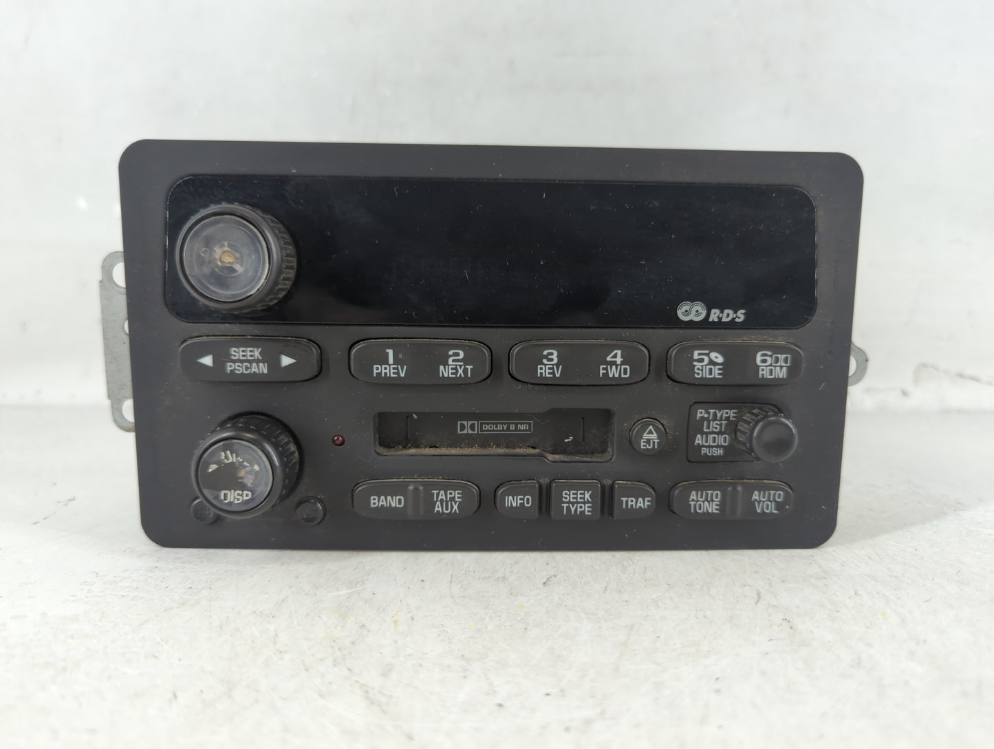 2000-2002 Chevrolet Impala Radio AM FM Cd Player Receiver Replacement Fits Fits 2000 2001 2002 OEM Used Auto Parts - Oemusedautoparts1.com
