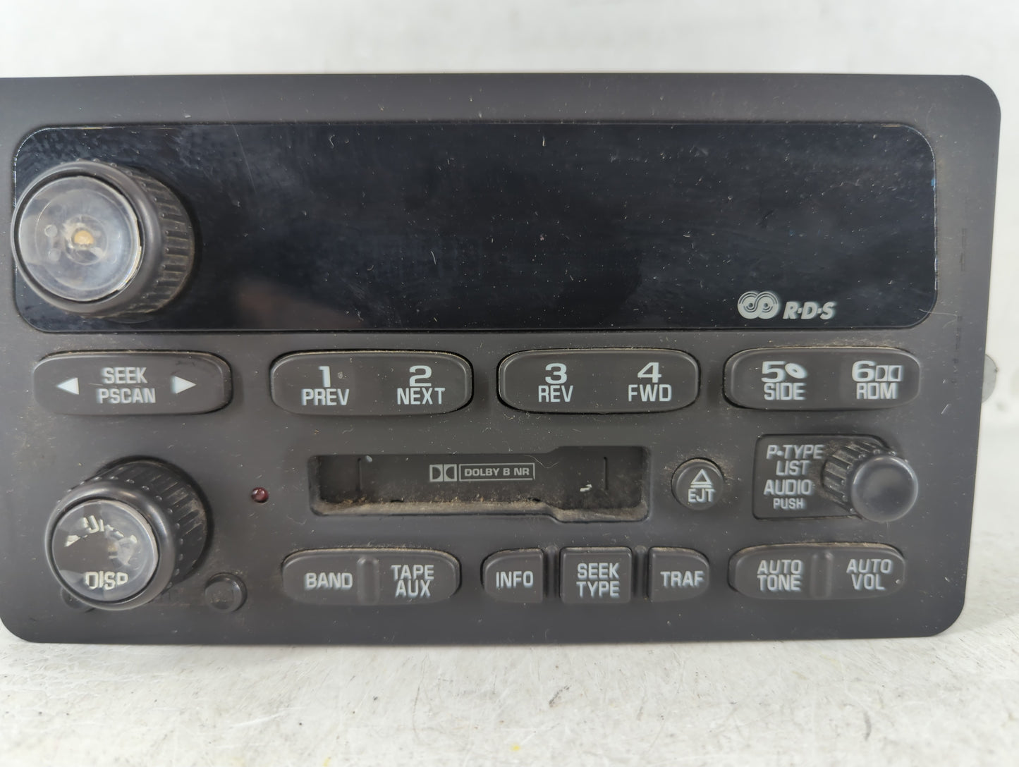 2000-2002 Chevrolet Impala Radio AM FM Cd Player Receiver Replacement Fits Fits 2000 2001 2002 OEM Used Auto Parts - Oemusedautoparts1.com