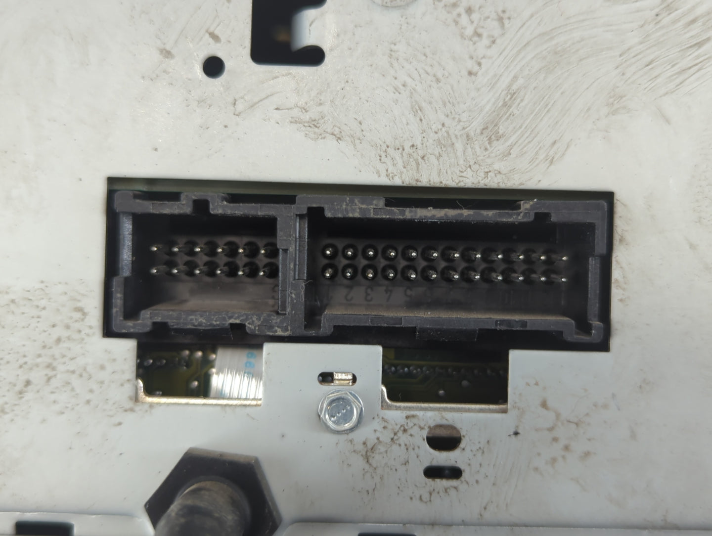 2000-2002 Chevrolet Impala Radio AM FM Cd Player Receiver Replacement Fits Fits 2000 2001 2002 OEM Used Auto Parts - Oemusedautoparts1.com