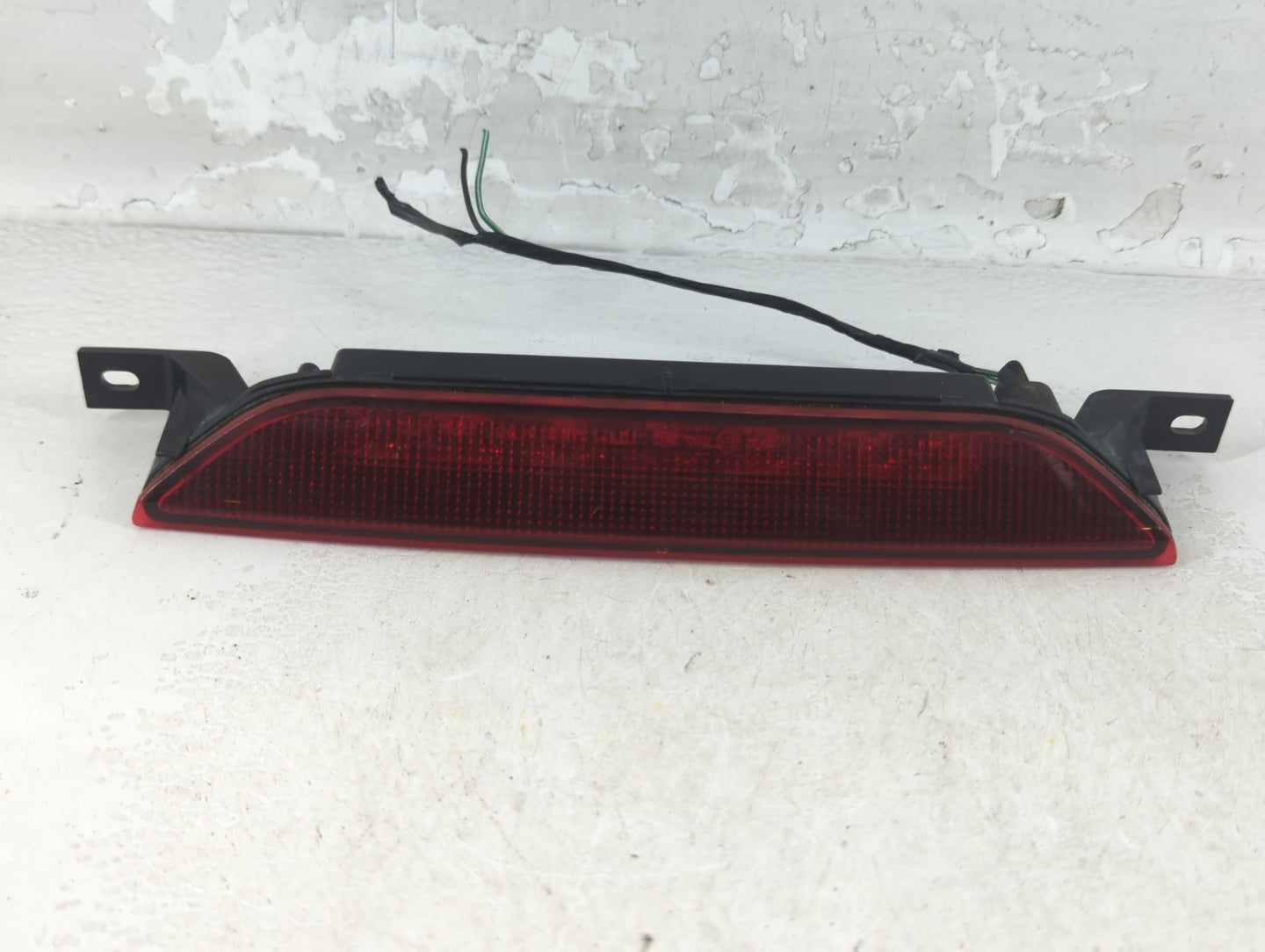 2011 Jeep Grand Cherokee Third Brake Light Tail Light P/N:05303754AD Fits OEM Used Auto Parts - Oemusedautoparts1.com