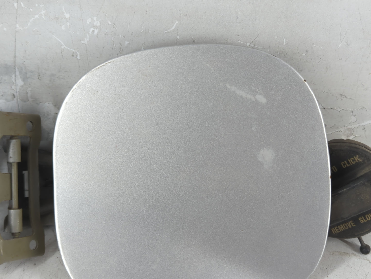 2005 Honda Pilot Fuel Tank Door Lid Gas Tank - Oemusedautoparts1.com