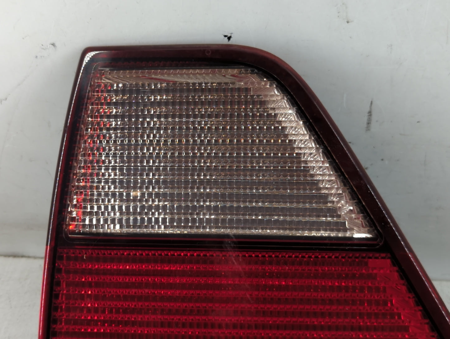 2011 Mitsubishi Endeavor Tail Light Assembly Passenger Right OEM P/N:5817A142 Fits OEM Used Auto Parts