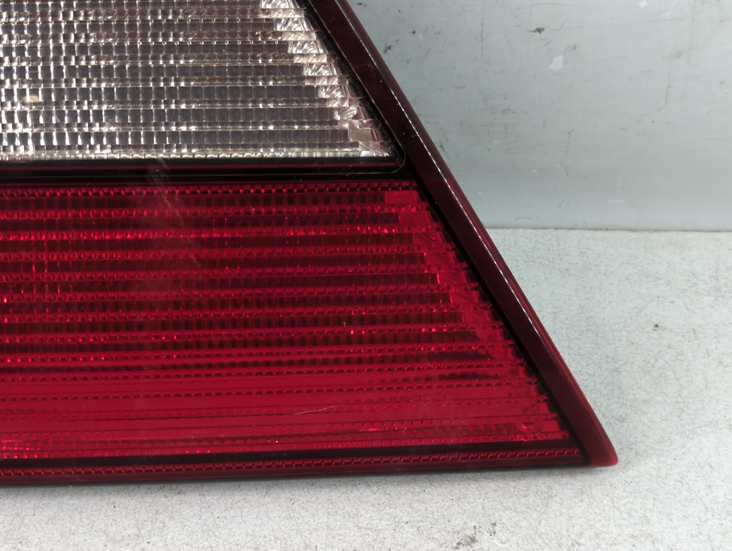 2011 Mitsubishi Endeavor Tail Light Assembly Passenger Right OEM P/N:5817A142 Fits OEM Used Auto Parts