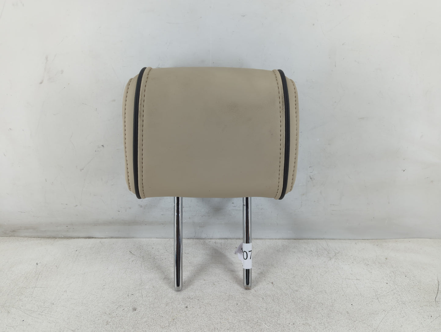 2011-2012 Lincoln Mkz Headrest Head Rest Front Driver Passenger Seat Fits Fits 2011 2012 OEM Used Auto Parts - Oemusedautoparts1.com