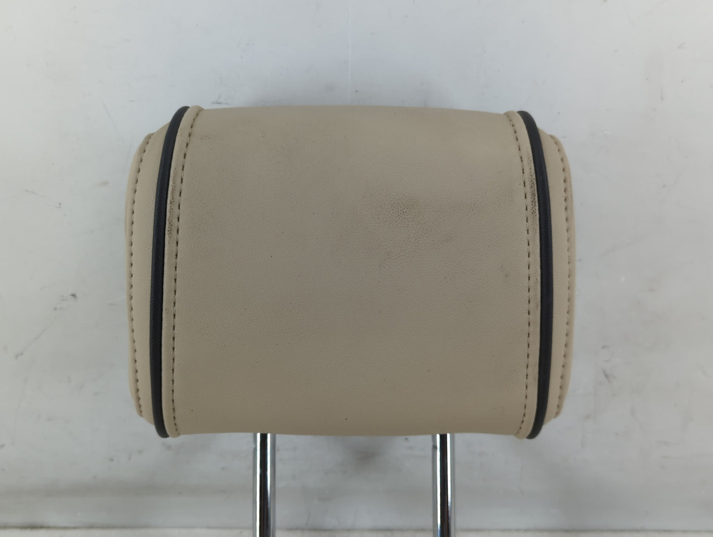 2011-2012 Lincoln Mkz Headrest Head Rest Front Driver Passenger Seat Fits Fits 2011 2012 OEM Used Auto Parts - Oemusedautoparts1.com