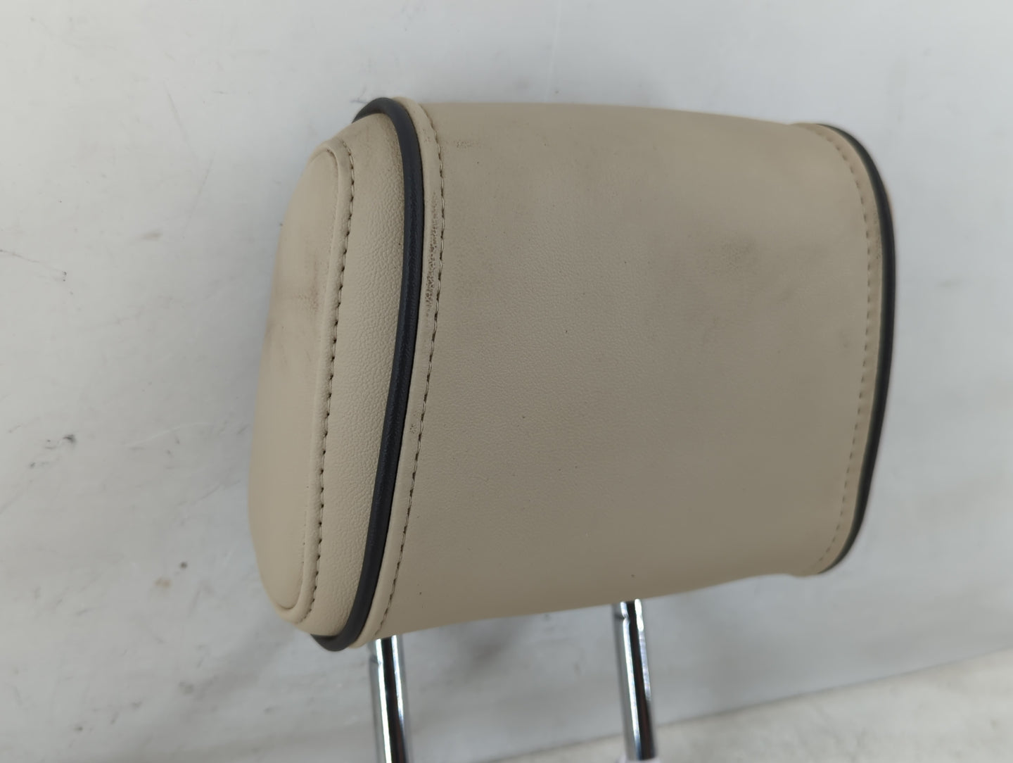 2011-2012 Lincoln Mkz Headrest Head Rest Front Driver Passenger Seat Fits Fits 2011 2012 OEM Used Auto Parts - Oemusedautoparts1.com