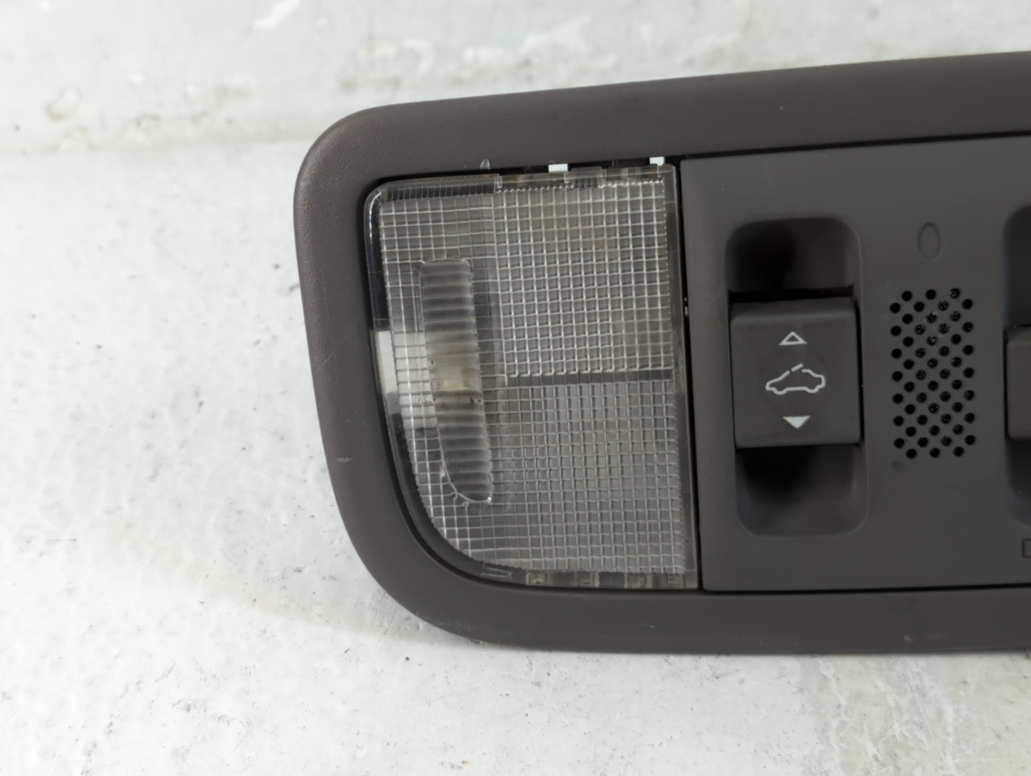 1994 Ford Ranger DOME LIGHT Title - Oemusedautoparts1.com
