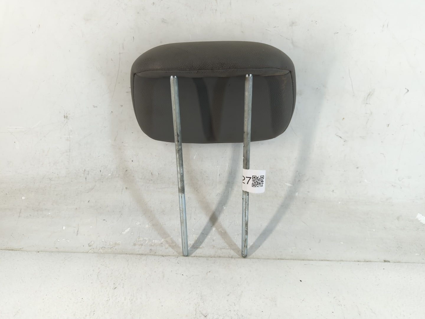 2008-2010 Chrysler Town & Country Headrest Head Rest Front Driver Passenger Seat Fits Fits 2008 2009 2010 OEM Used Auto Parts - Oemusedautoparts1.com