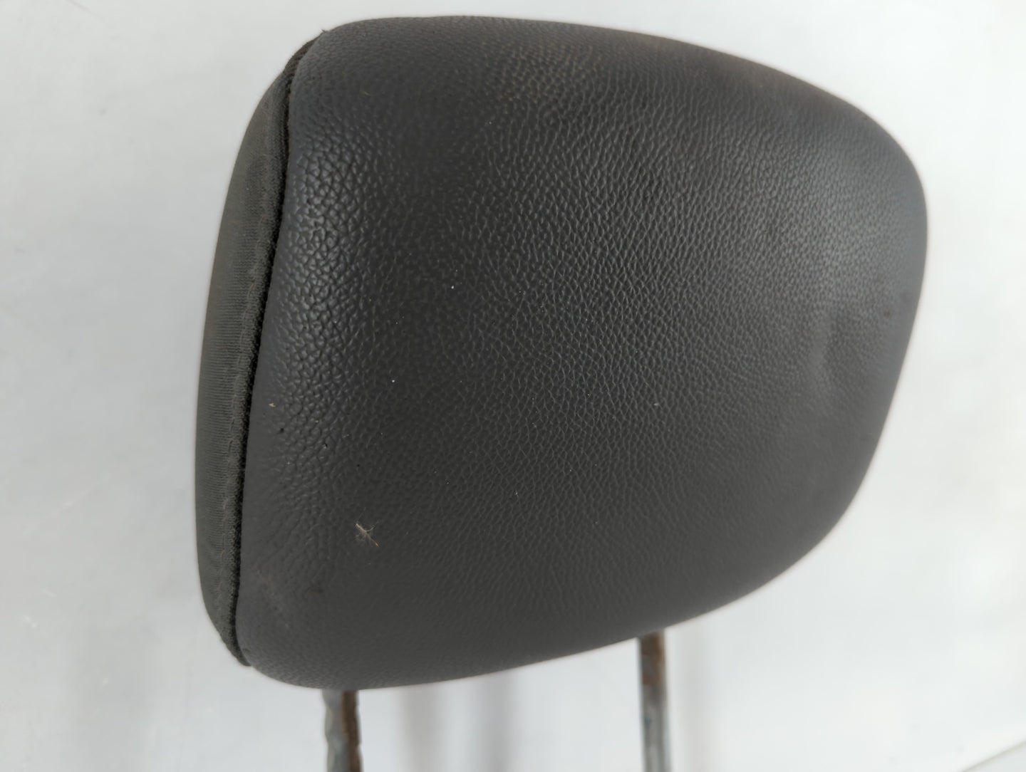 2008-2010 Chrysler Town & Country Headrest Head Rest Front Driver Passenger Seat Fits Fits 2008 2009 2010 OEM Used Auto Parts - Oemusedautoparts1.com