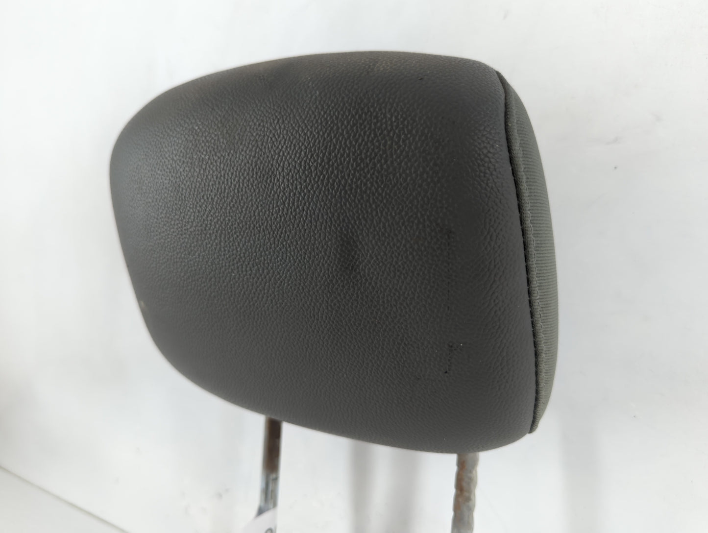 2008-2010 Chrysler Town & Country Headrest Head Rest Front Driver Passenger Seat Fits Fits 2008 2009 2010 OEM Used Auto Parts - Oemusedautoparts1.com