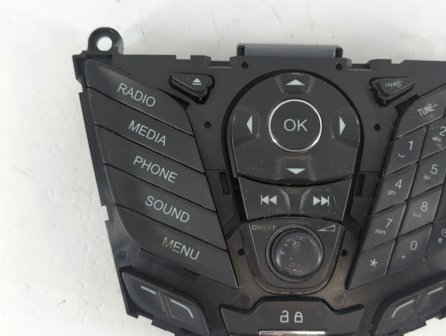 2012-2013 Ford Focus Radio AM FM Cd Player Receiver Replacement P/N:DM5T 18K811 LA Fits Fits 2012 2013 OEM Used Auto Parts - Oemusedautoparts1.com