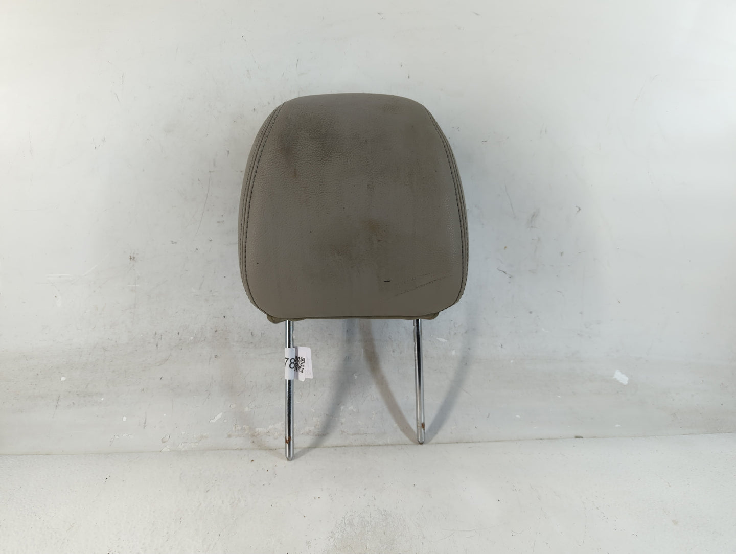 2011-2013 Ford Edge Headrest Head Rest Front Driver Passenger Seat Fits Fits 2011 2012 2013 OEM Used Auto Parts - Oemusedautoparts1.com