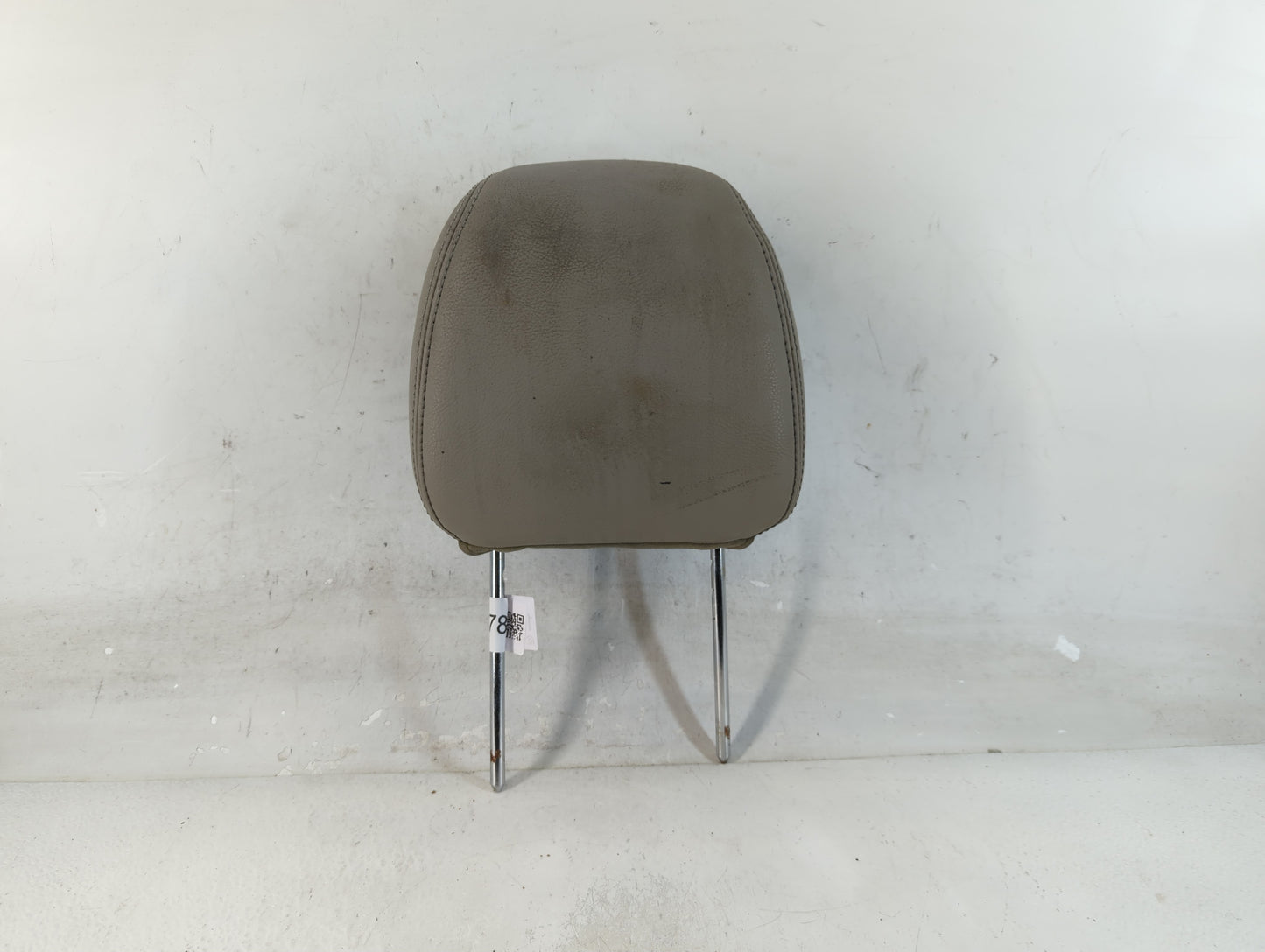 2011-2013 Ford Edge Headrest Head Rest Front Driver Passenger Seat Fits Fits 2011 2012 2013 OEM Used Auto Parts - Oemusedautoparts1.com