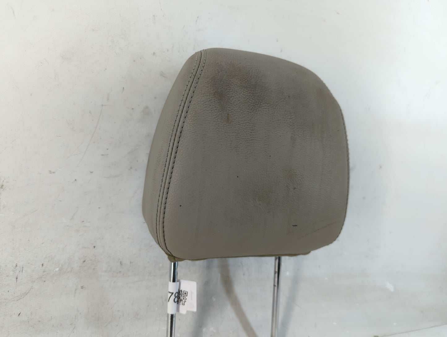 2011-2013 Ford Edge Headrest Head Rest Front Driver Passenger Seat Fits Fits 2011 2012 2013 OEM Used Auto Parts - Oemusedautoparts1.com