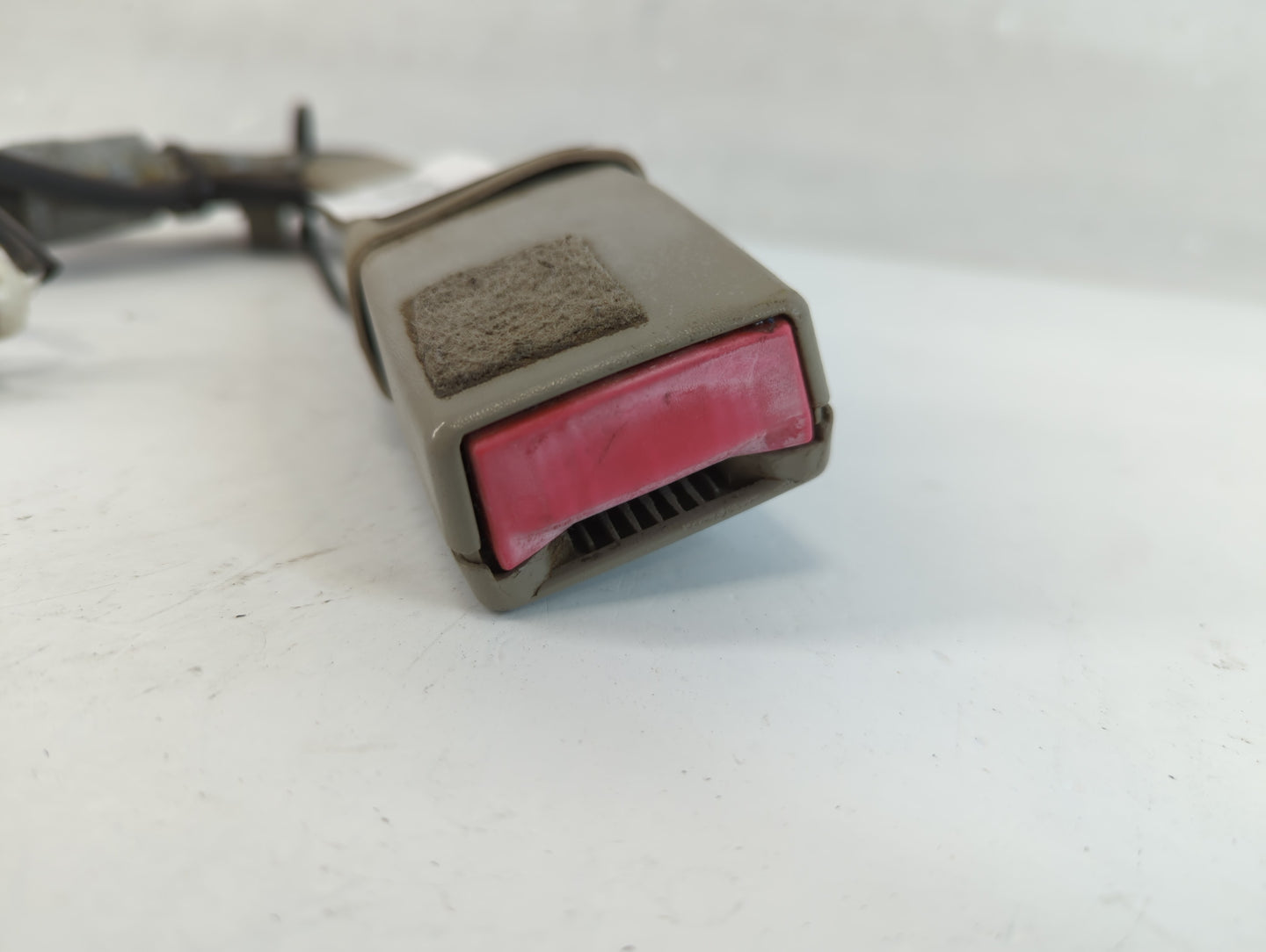 2011 Ford Expedition Passenger Right Seat Belt Front Retractor - Oemusedautoparts1.com
