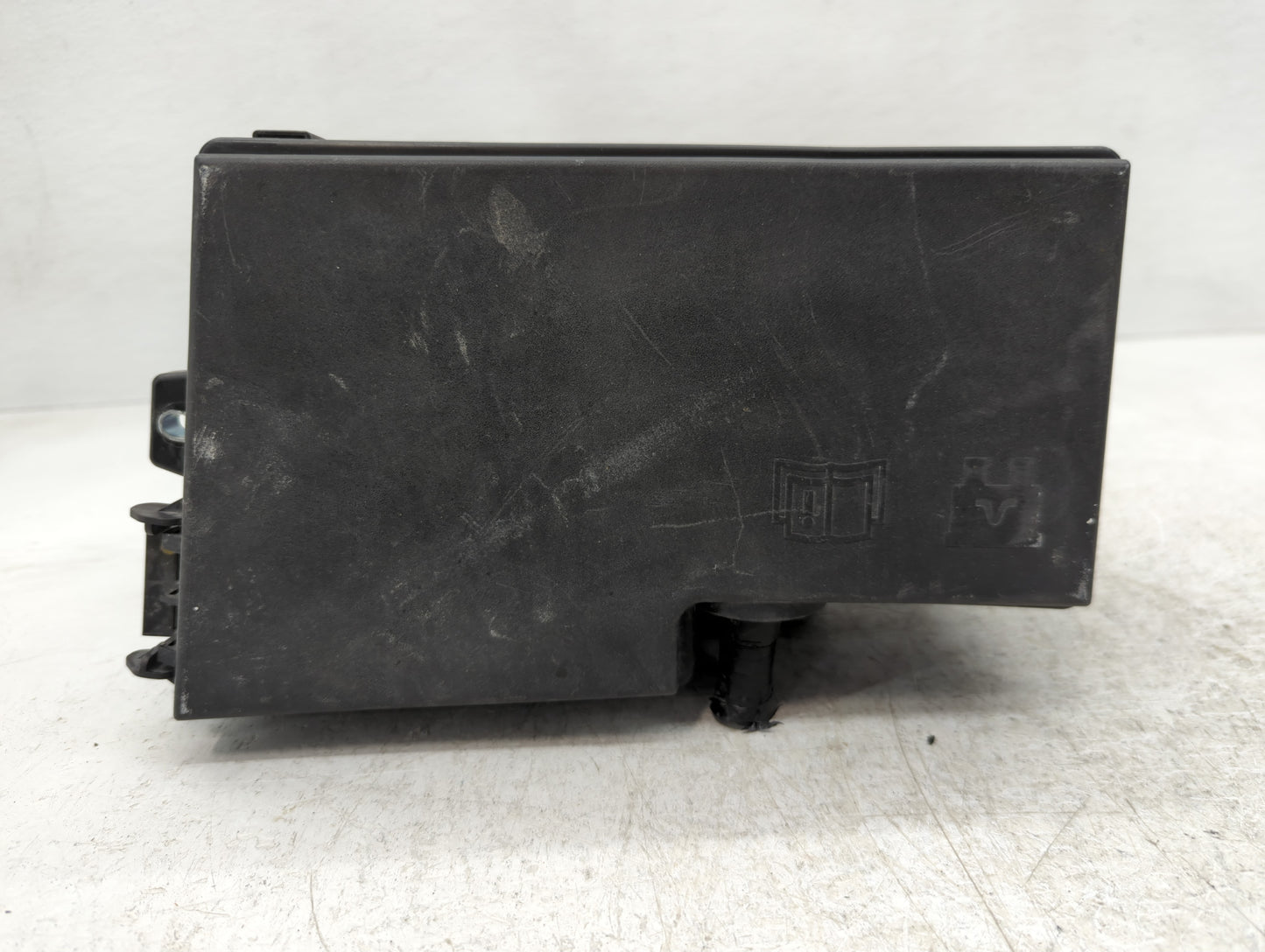 2017-2018 Ford Focus Fusebox Fuse Box Panel Relay Module P/N:AV6T-14A067-AD Fits Fits 2017 2018 OEM Used Auto Parts - Oemusedautoparts1.com