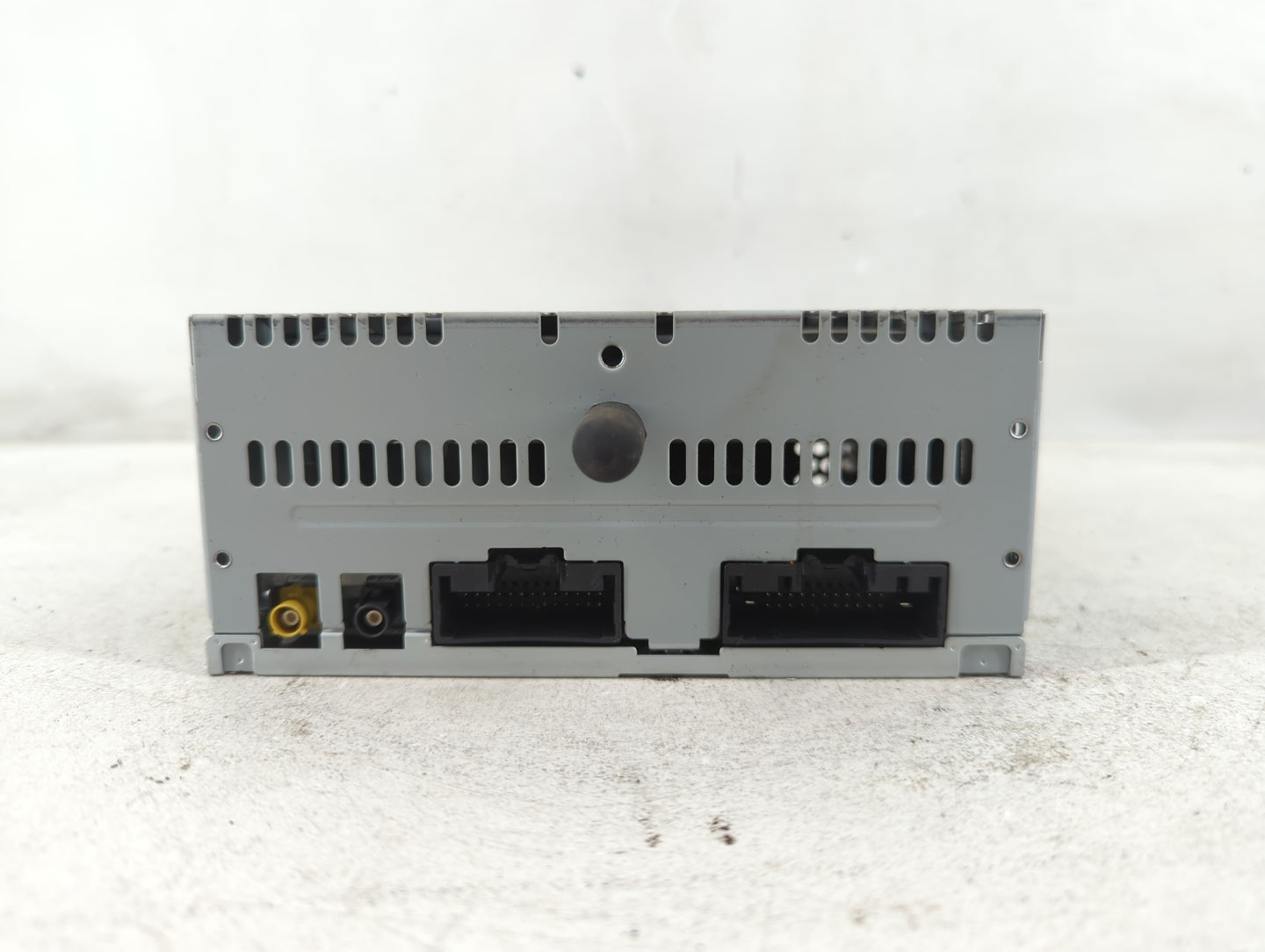 2016-2017 Ford Explorer Radio AM FM Cd Player Receiver Replacement P/N:GB5T-19C107-BG Fits Fits 2016 2017 OEM Used Auto Parts - Oemusedautoparts1.com