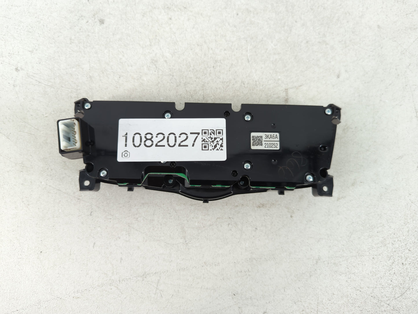 2013-2016 Nissan Pathfinder Radio AM FM Cd Player Receiver Replacement P/N:3KA6A 210252 Fits OEM Used Auto Parts - Oemusedautoparts1.com
