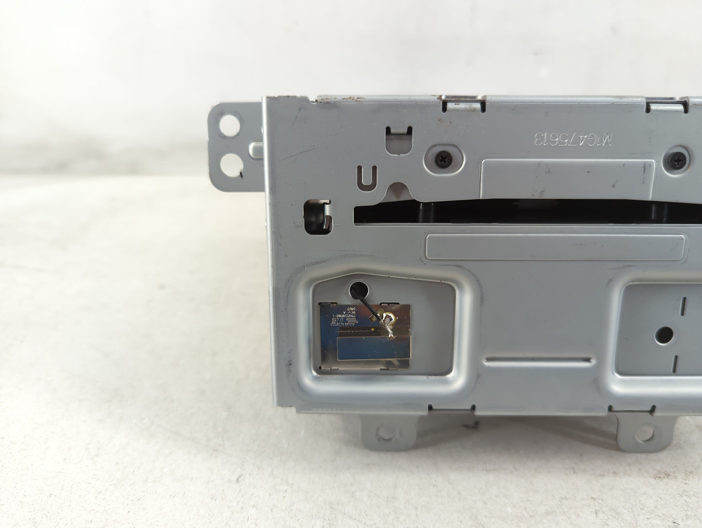 2015-2016 Chevrolet Cruze Radio AM FM Cd Player Receiver Replacement P/N:23495273 Fits Fits 2014 2015 2016 2017 OEM Used Auto Parts - Oemusedautoparts1.com