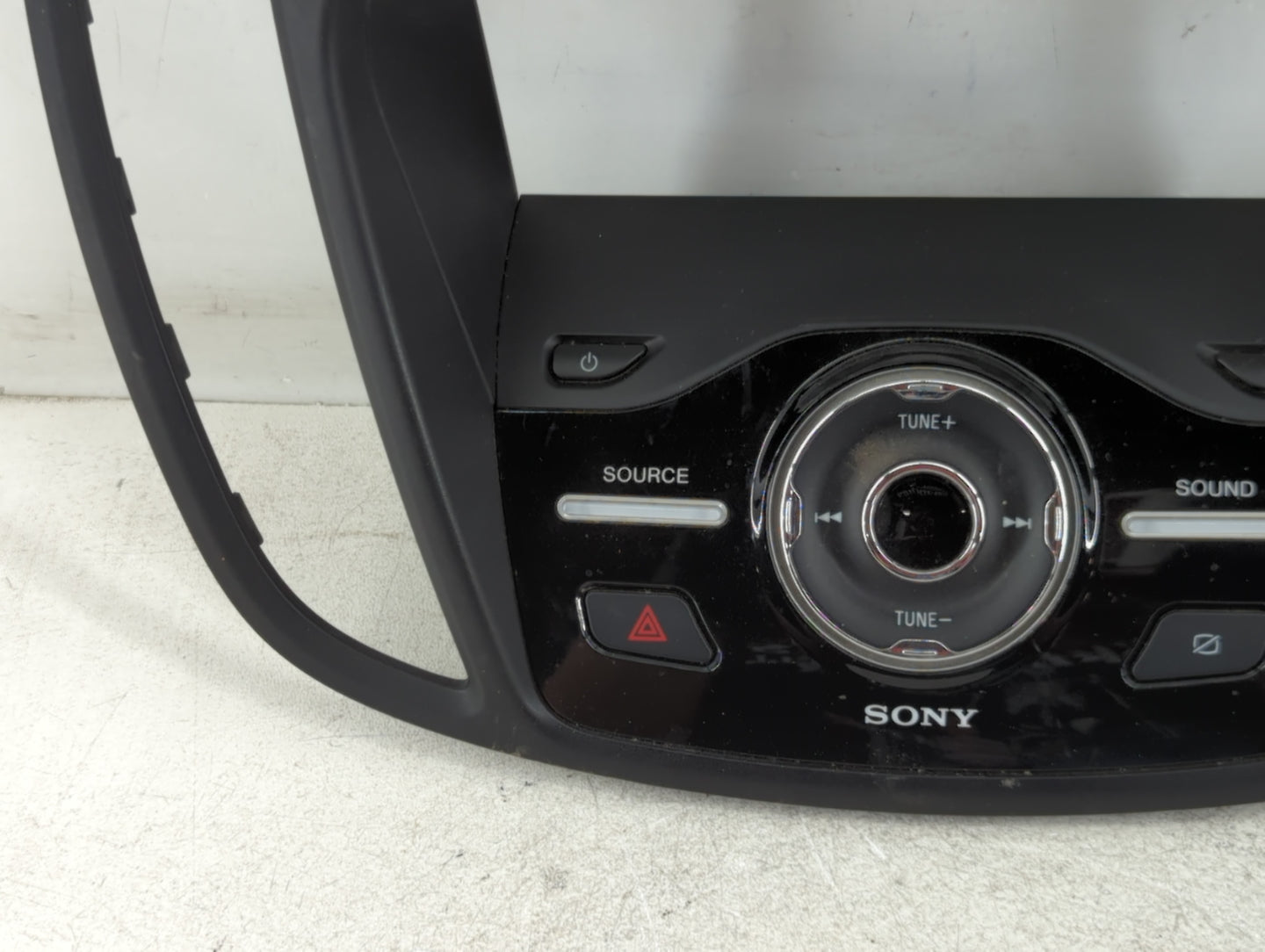 2017-2019 Ford Escape Radio AM FM Cd Player Receiver Replacement P/N:JJ5T-18K811-FA Fits Fits 2017 2018 2019 OEM Used Auto Parts - Oemusedautoparts1.com