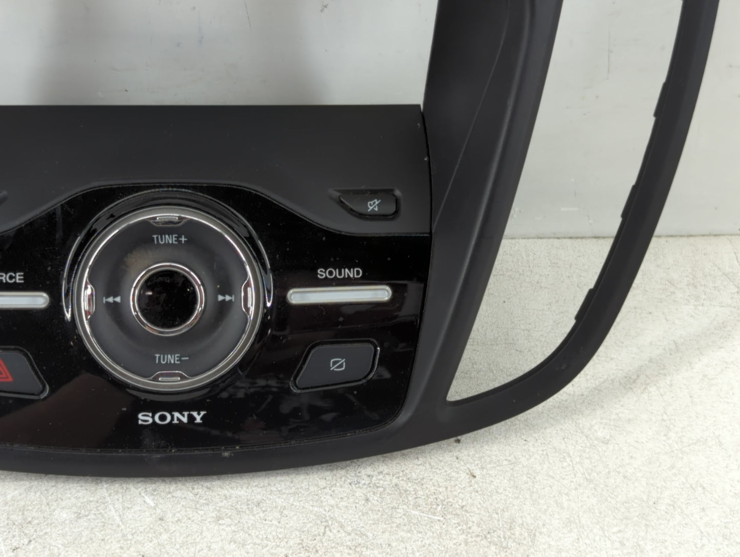 2017-2019 Ford Escape Radio AM FM Cd Player Receiver Replacement P/N:JJ5T-18K811-FA Fits Fits 2017 2018 2019 OEM Used Auto Parts - Oemusedautoparts1.com