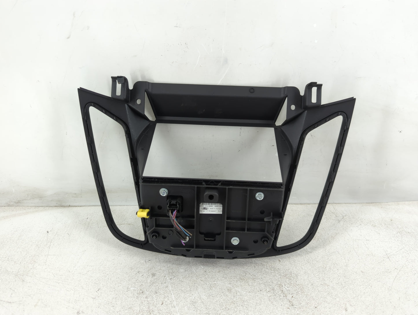 2017-2019 Ford Escape Radio AM FM Cd Player Receiver Replacement P/N:JJ5T-18K811-FA Fits Fits 2017 2018 2019 OEM Used Auto Parts - Oemusedautoparts1.com