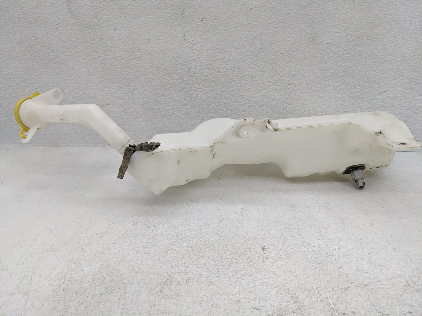 2017-2021 Chrysler Pacifica Windshield Washer Fluid Reservoir Bottle Oem