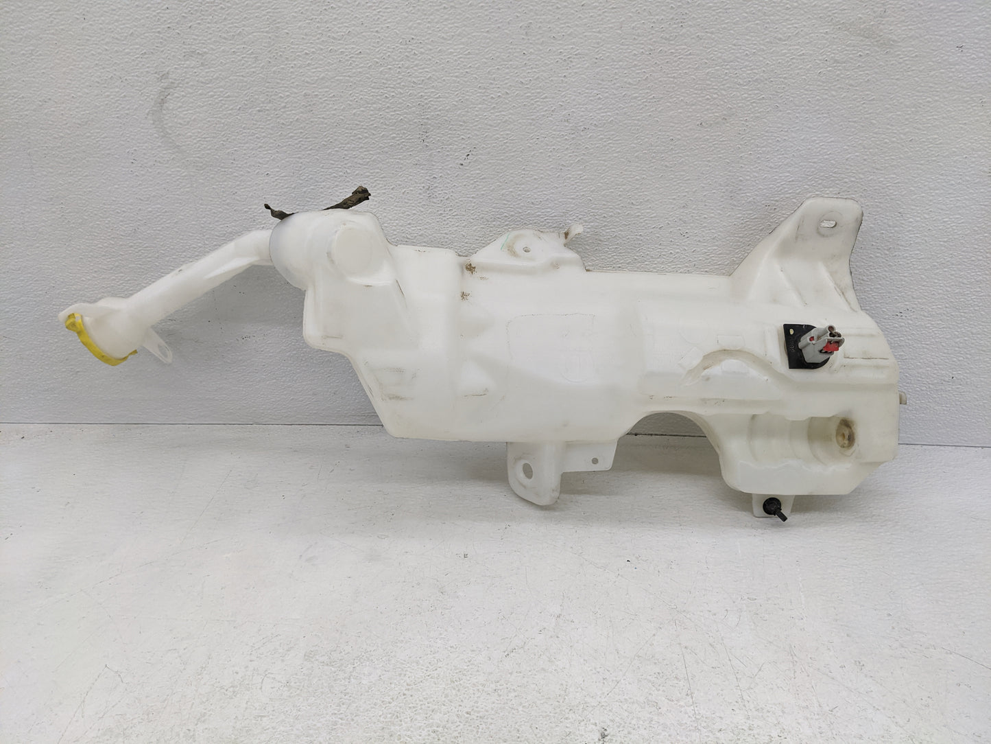 2017-2021 Chrysler Pacifica Windshield Washer Fluid Reservoir Bottle Oem