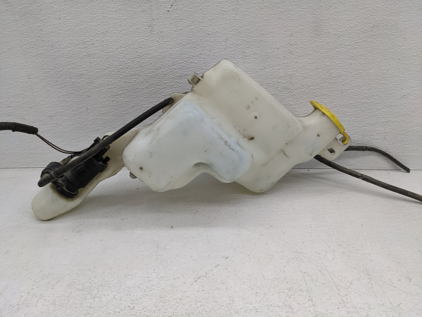 2007-2017 Jeep Patriot Windshield Washer Fluid Reservoir Bottle Oem - Oemusedautoparts1.com