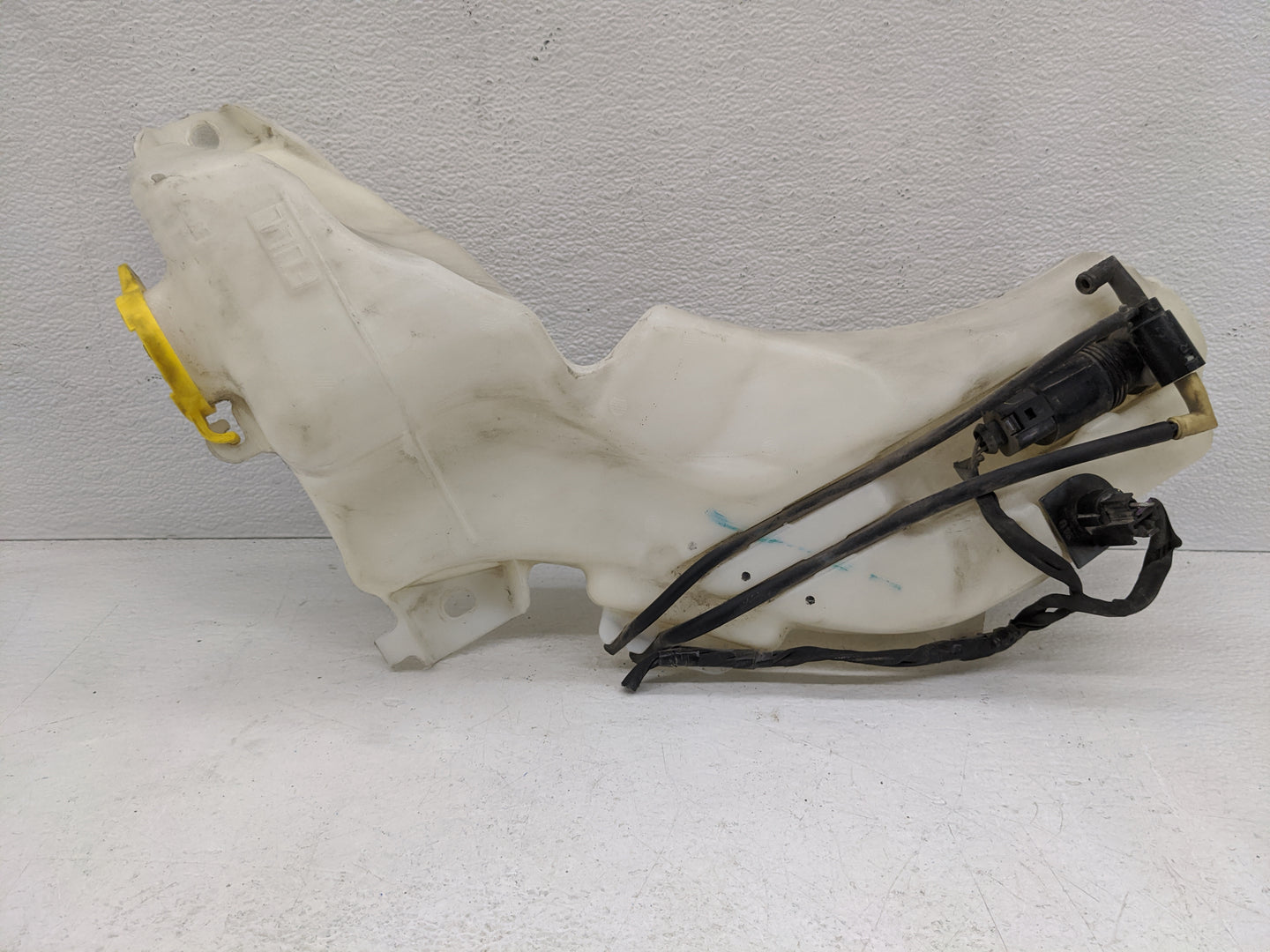 2009 Dodge Journey Windshield Washer Fluid Reservoir Bottle Oem - Oemusedautoparts1.com