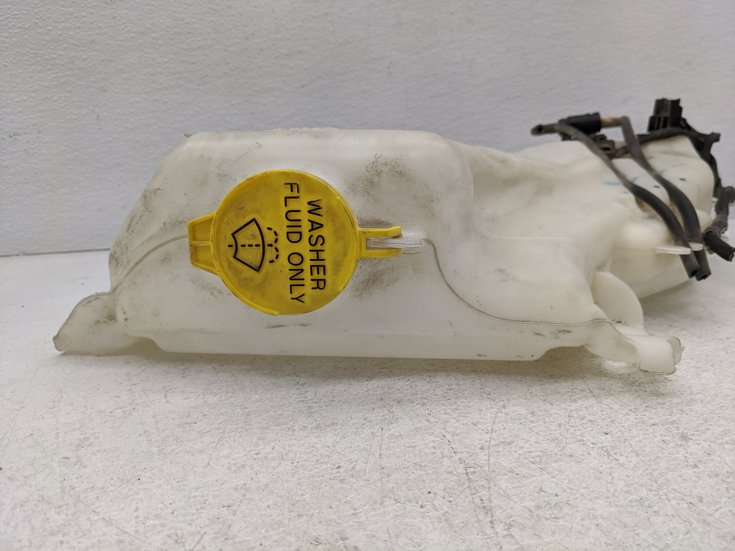 2009 Dodge Journey Windshield Washer Fluid Reservoir Bottle Oem - Oemusedautoparts1.com