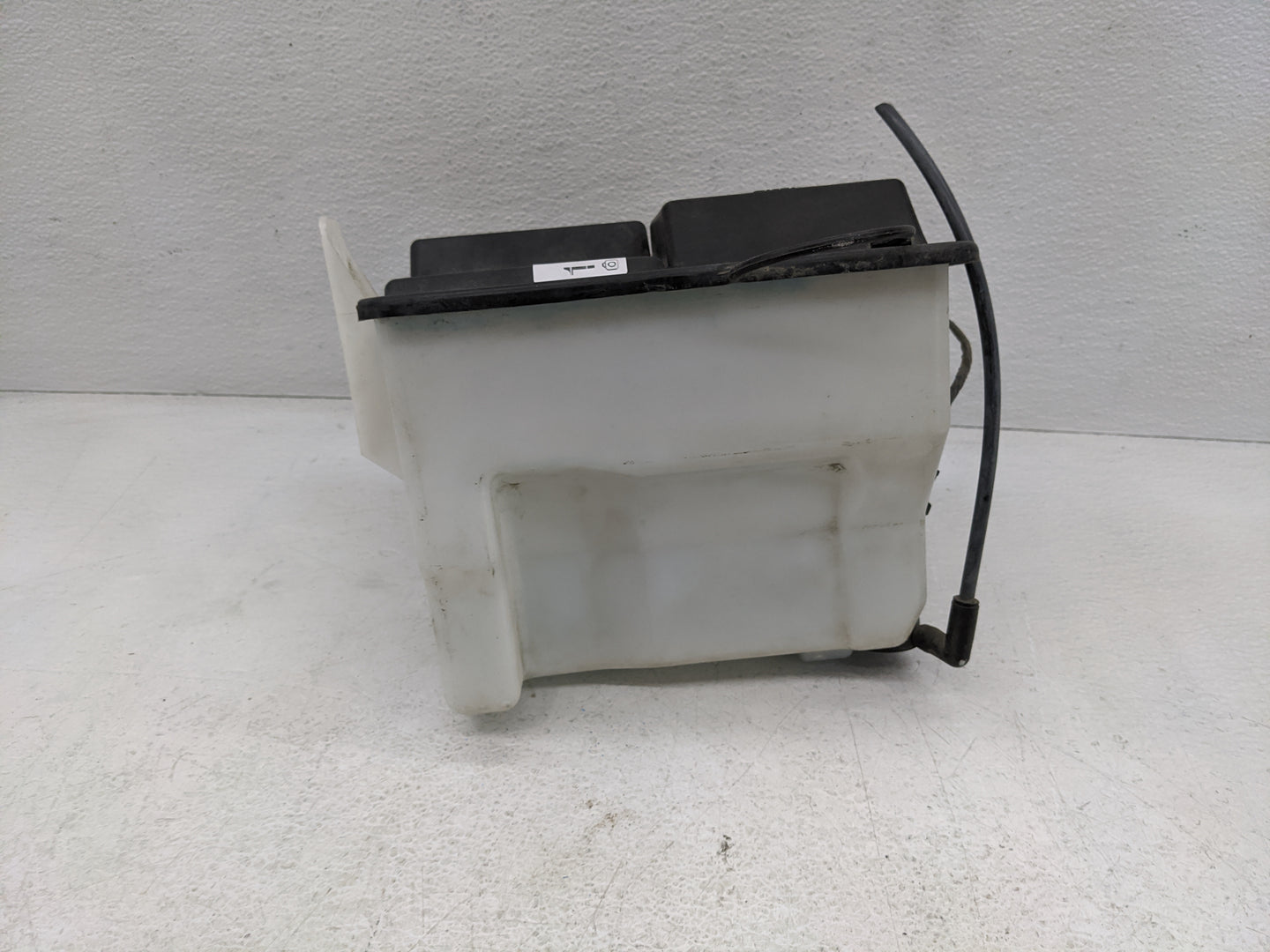 2007-2008 Ford F-150 Windshield Washer Fluid Reservoir Bottle Oem - Oemusedautoparts1.com
