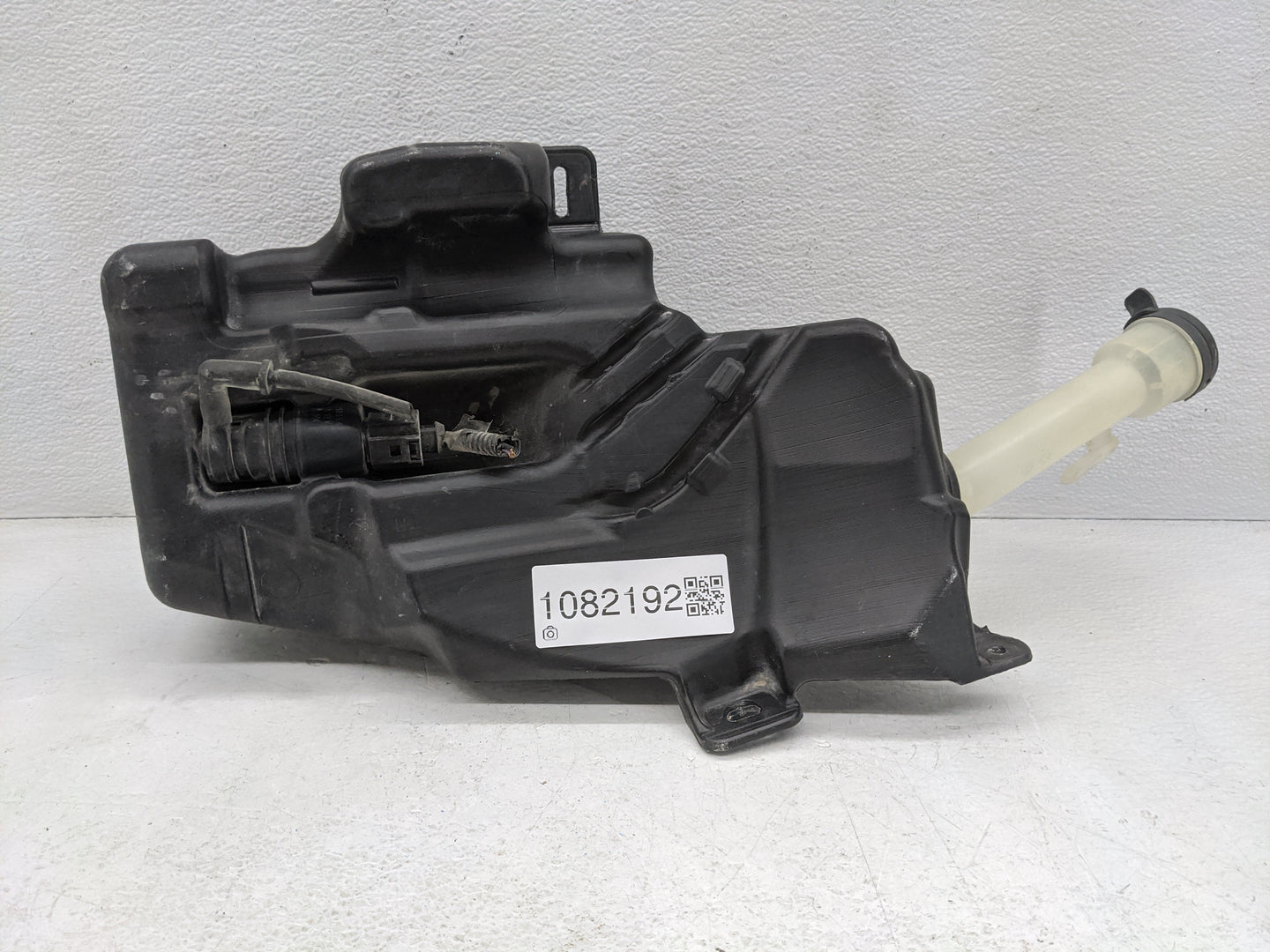 2011-2016 Chevrolet Cruze Windshield Washer Fluid Reservoir Bottle Oem - Oemusedautoparts1.com