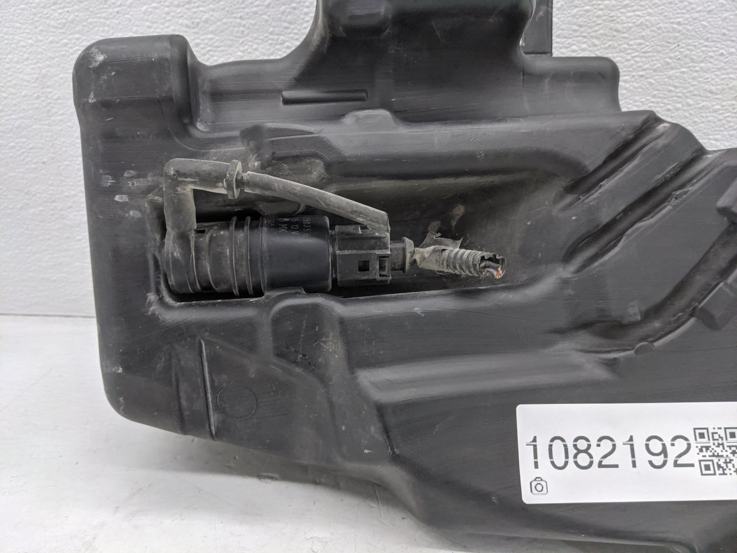 2011-2016 Chevrolet Cruze Windshield Washer Fluid Reservoir Bottle Oem - Oemusedautoparts1.com