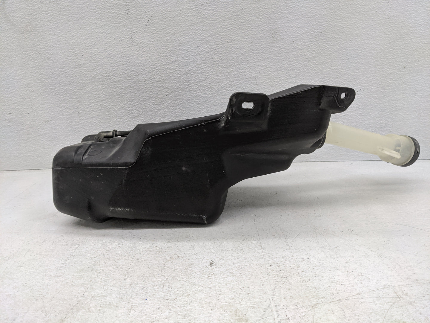 2011-2016 Chevrolet Cruze Windshield Washer Fluid Reservoir Bottle Oem - Oemusedautoparts1.com