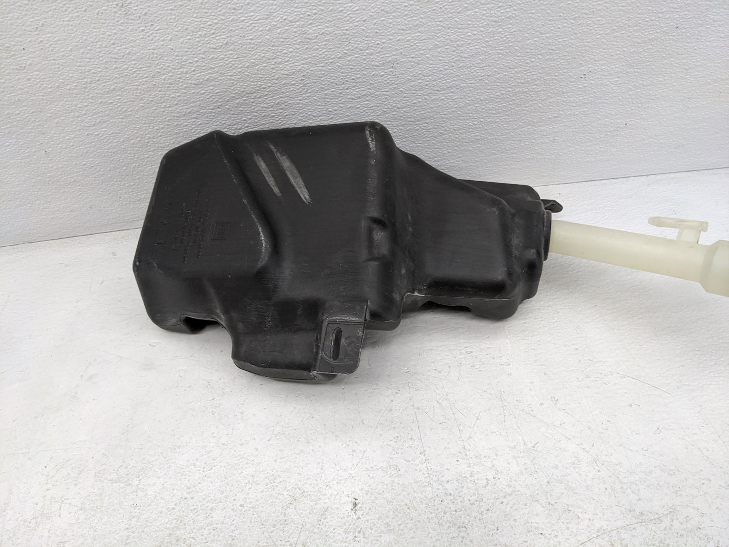 2011-2016 Chevrolet Cruze Windshield Washer Fluid Reservoir Bottle Oem - Oemusedautoparts1.com