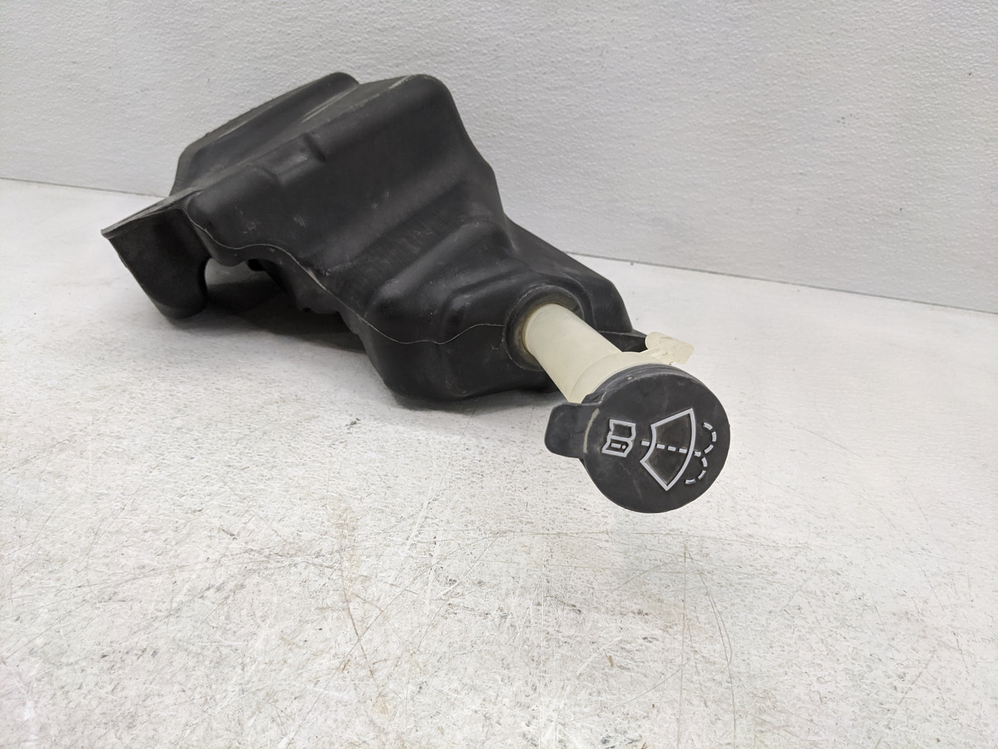 2011-2016 Chevrolet Cruze Windshield Washer Fluid Reservoir Bottle Oem - Oemusedautoparts1.com