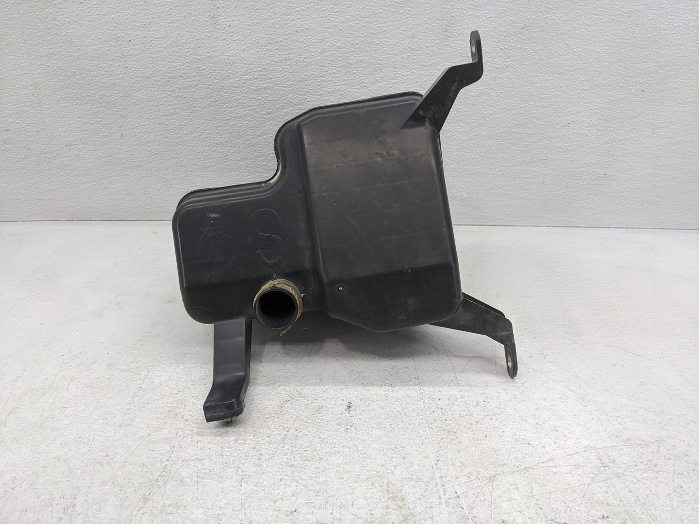 2009-2013 Toyota Corolla Windshield Washer Fluid Reservoir Bottle Oem - Oemusedautoparts1.com
