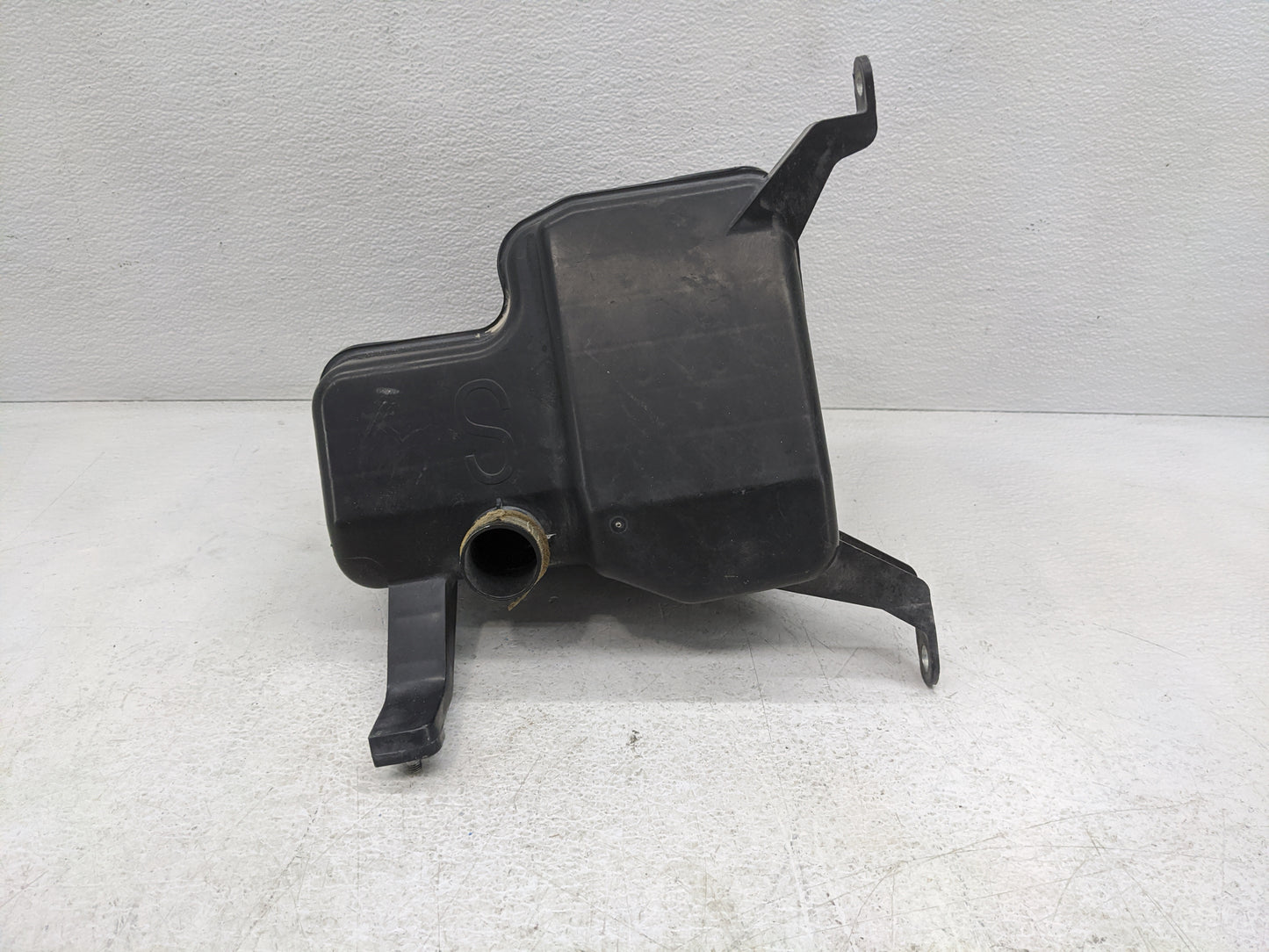 2009-2013 Toyota Corolla Windshield Washer Fluid Reservoir Bottle Oem - Oemusedautoparts1.com