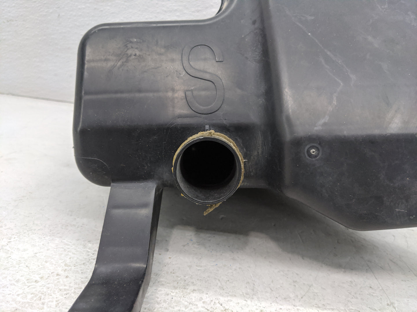 2009-2013 Toyota Corolla Windshield Washer Fluid Reservoir Bottle Oem - Oemusedautoparts1.com