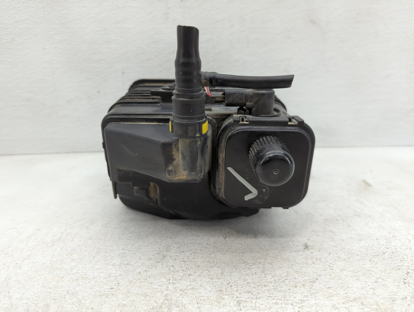 2014 Chevrolet Malibu Fuel Vapor Charcoal Canister - Oemusedautoparts1.com