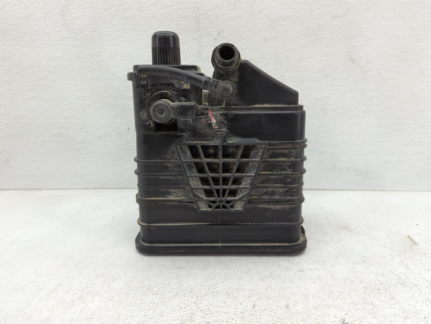 2014 Chevrolet Malibu Fuel Vapor Charcoal Canister - Oemusedautoparts1.com