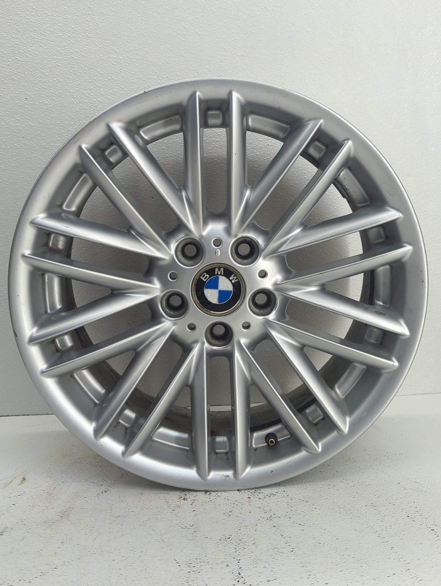 2002-2005 Bmw 745i Oem Wheel Rim