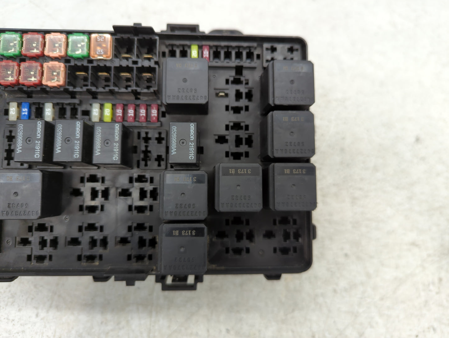 2012-2014 Dodge Charger Fusebox Fuse Box Panel Relay Module P/N:7171-3845-30 Fits Fits 2012 2013 2014 OEM Used Auto Parts