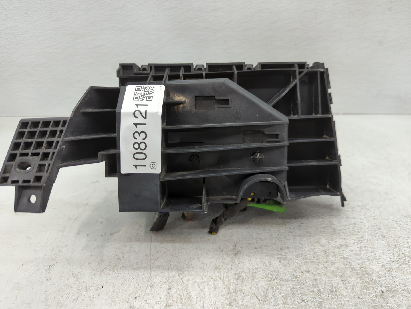 2017-2020 Ford Fusion Fusebox Fuse Box Panel Relay Module P/N:G2GT 14A075 AA Fits Fits 2017 2018 2019 2020 OEM Used Auto Parts - Oemusedautoparts1.com