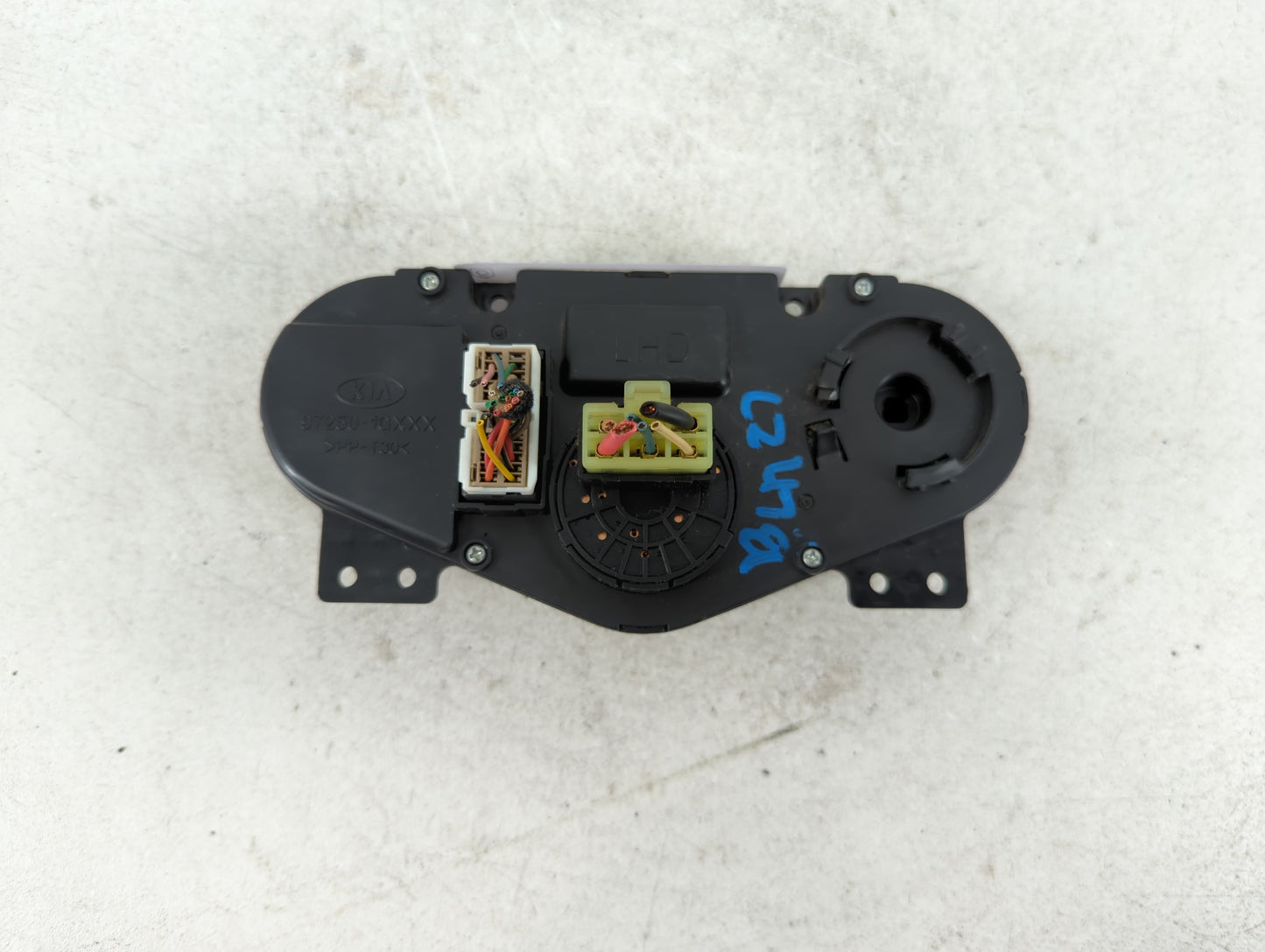 2010-2011 Kia Rio Climate Control Module Temperature AC/Heater Replacement P/N:97250-1GXXX Fits Fits 2010 2011 OEM Used Auto Parts