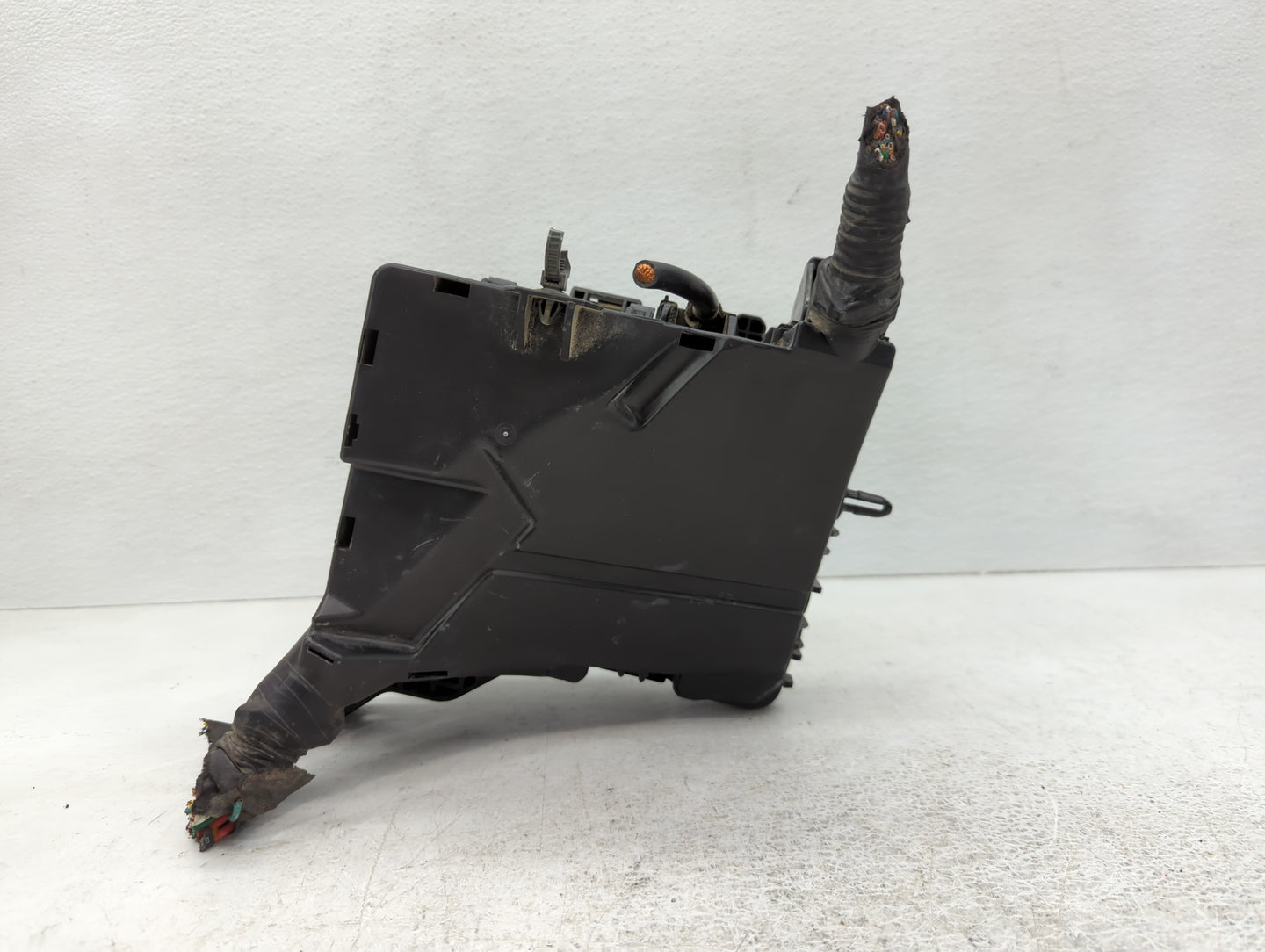 2016-2019 Kia Optima Fusebox Fuse Box Panel Relay Module P/N:91230D5070JA Fits Fits 2016 2017 2018 2019 OEM Used Auto Parts - Oemusedautoparts1.com