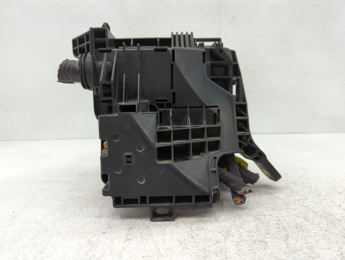 2010-2012 Hyundai Elantra Fusebox Fuse Box Panel Relay Module P/N:91950-1H031 Fits Fits 2010 2011 2012 OEM Used Auto Parts - Oemusedautoparts1.com