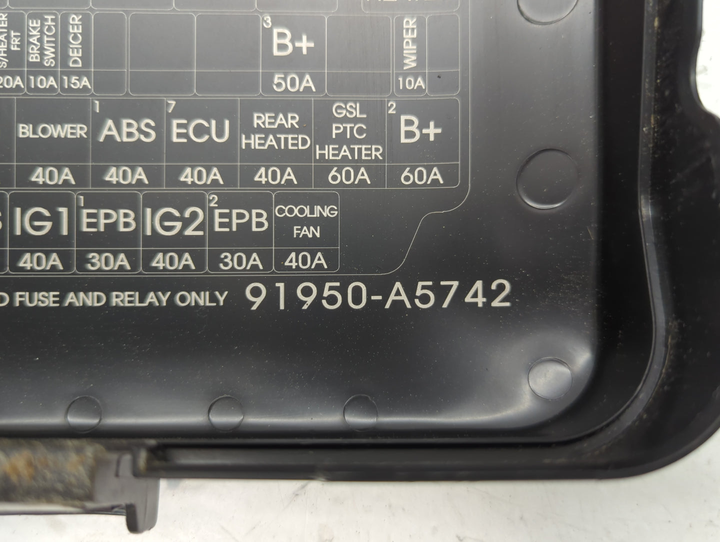 2016-2017 Hyundai Elantra Fusebox Fuse Box Panel Relay Module P/N:91950-A5742 91248 A5400A Fits Fits 2016 2017 OEM Used Auto Parts - Oemusedautoparts1.com
