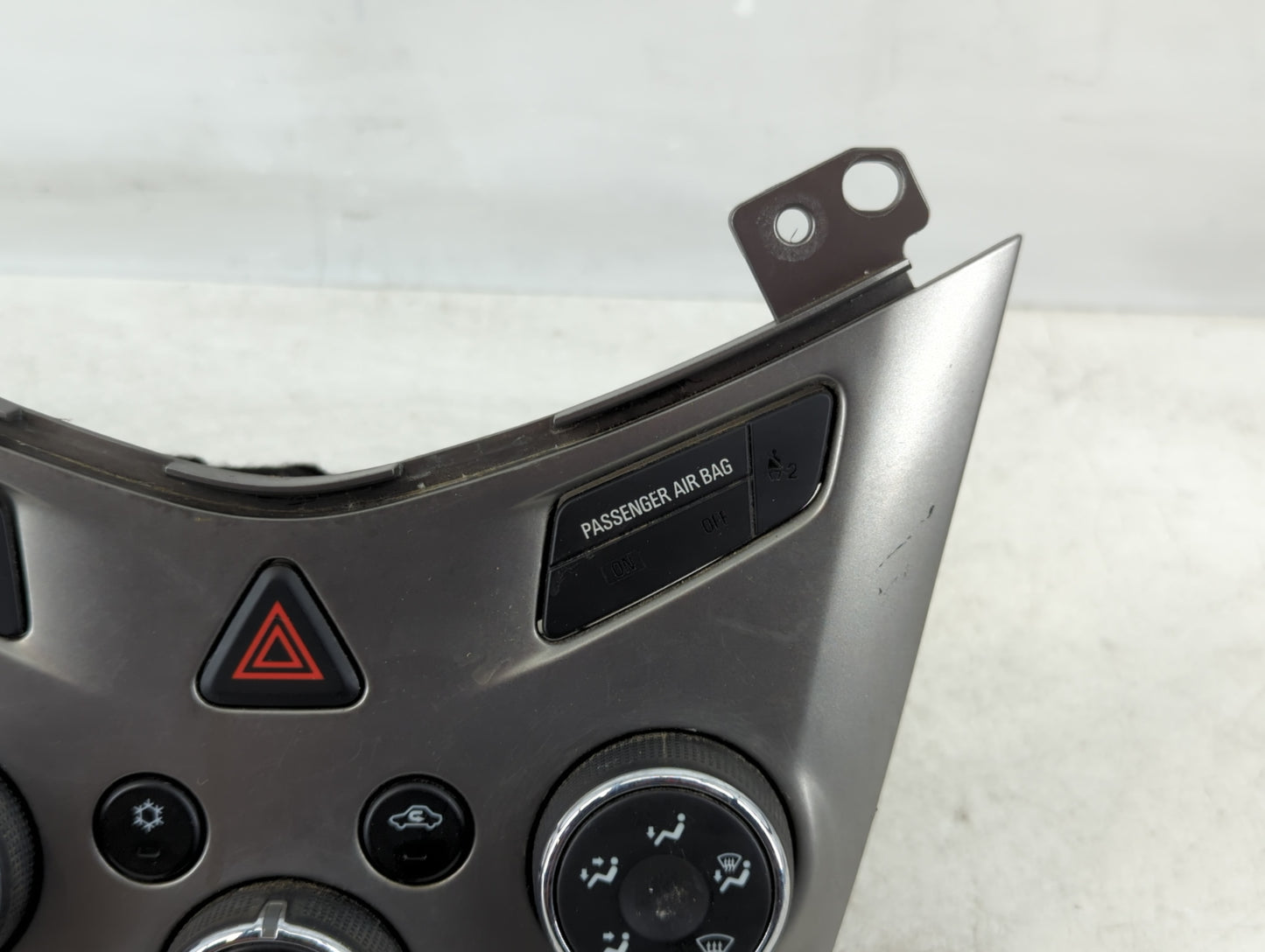 2013 Chevrolet Sonic Climate Control Module Temperature AC/Heater Replacement P/N:95332699 Fits OEM Used Auto Parts